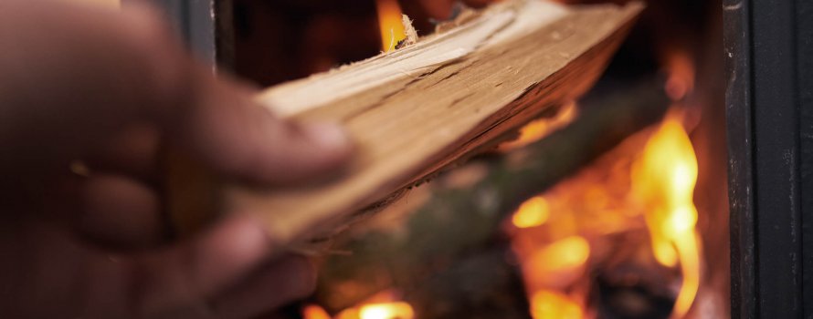 Handbevestiging aan de open haard 